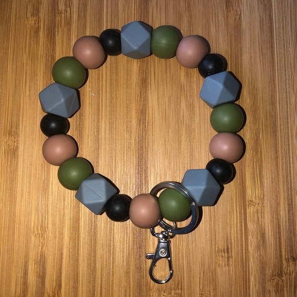 Silicone Bead Wristlets- customized options available - Picture 5 of 8